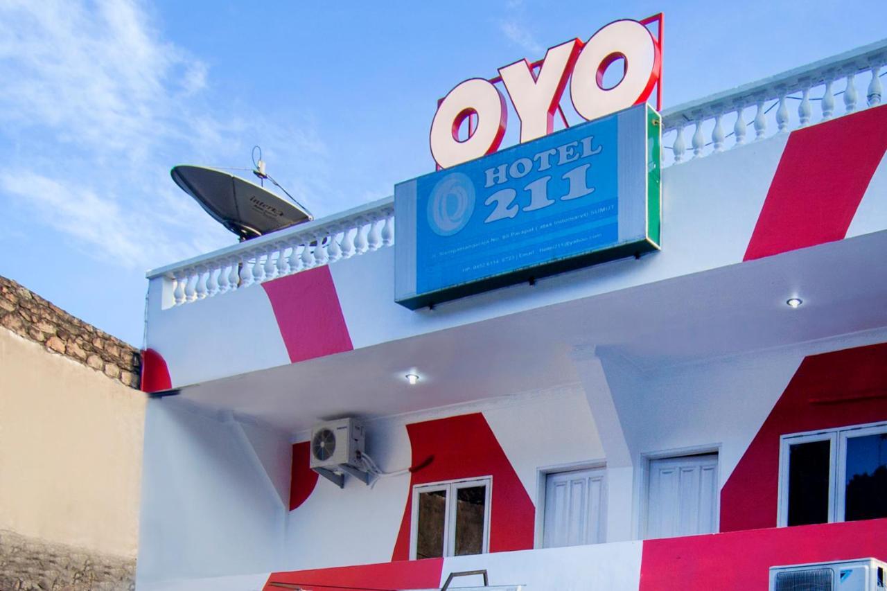 Oyo 2045 Hotel 211 Parapat Exterior photo